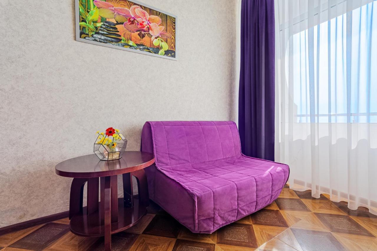 Мини-Отель Лучезарный Gagra Esterno foto