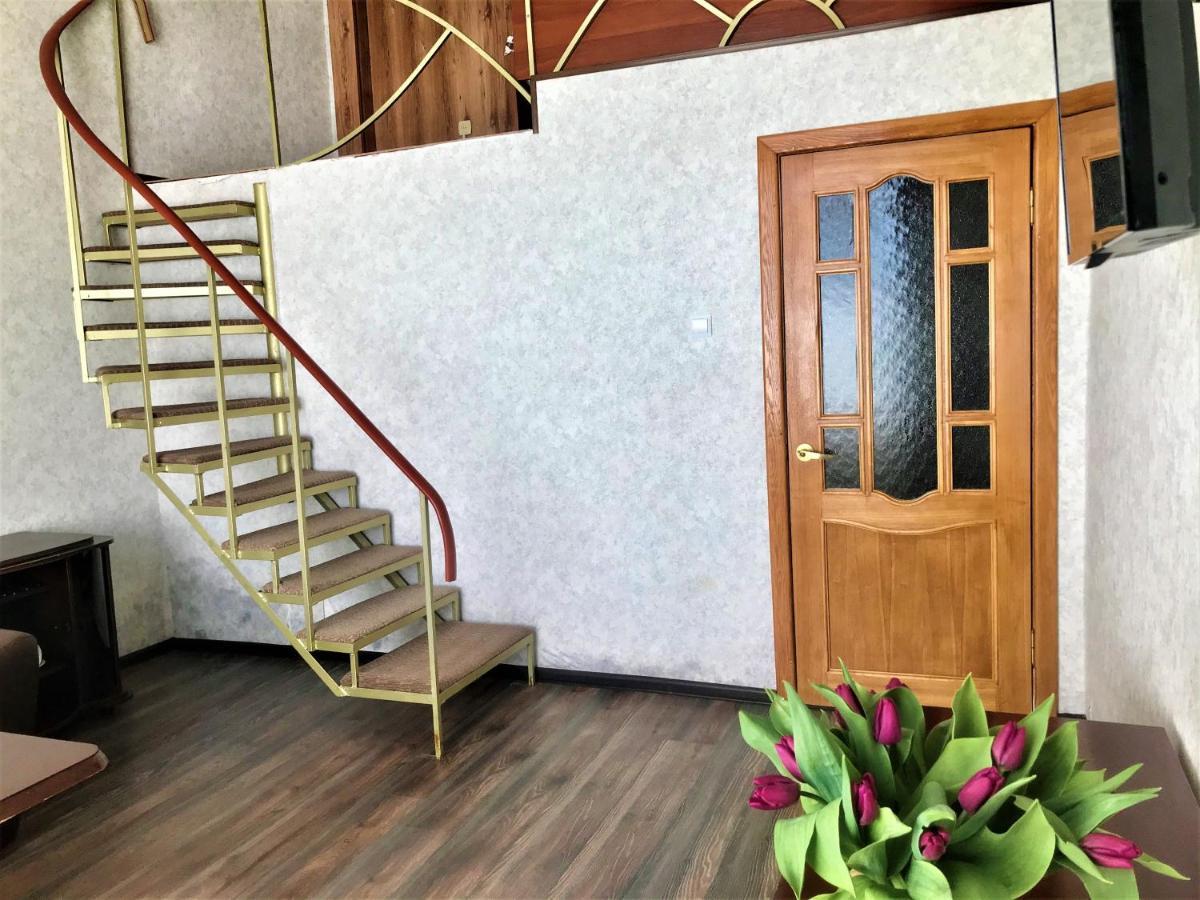 Мини-Отель Лучезарный Gagra Esterno foto
